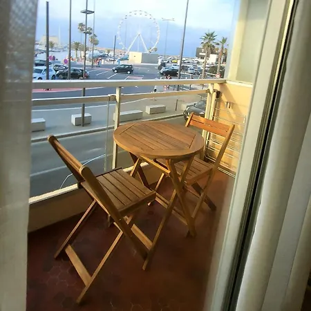 Adorable Petit Appartement Avec Magnifique Vue Sur Le Port De Canet Exterior photo