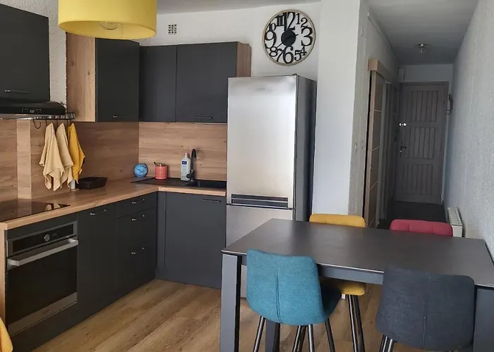 Adorable Petit Appartement Avec Magnifique Vue Sur Le Port De Canet