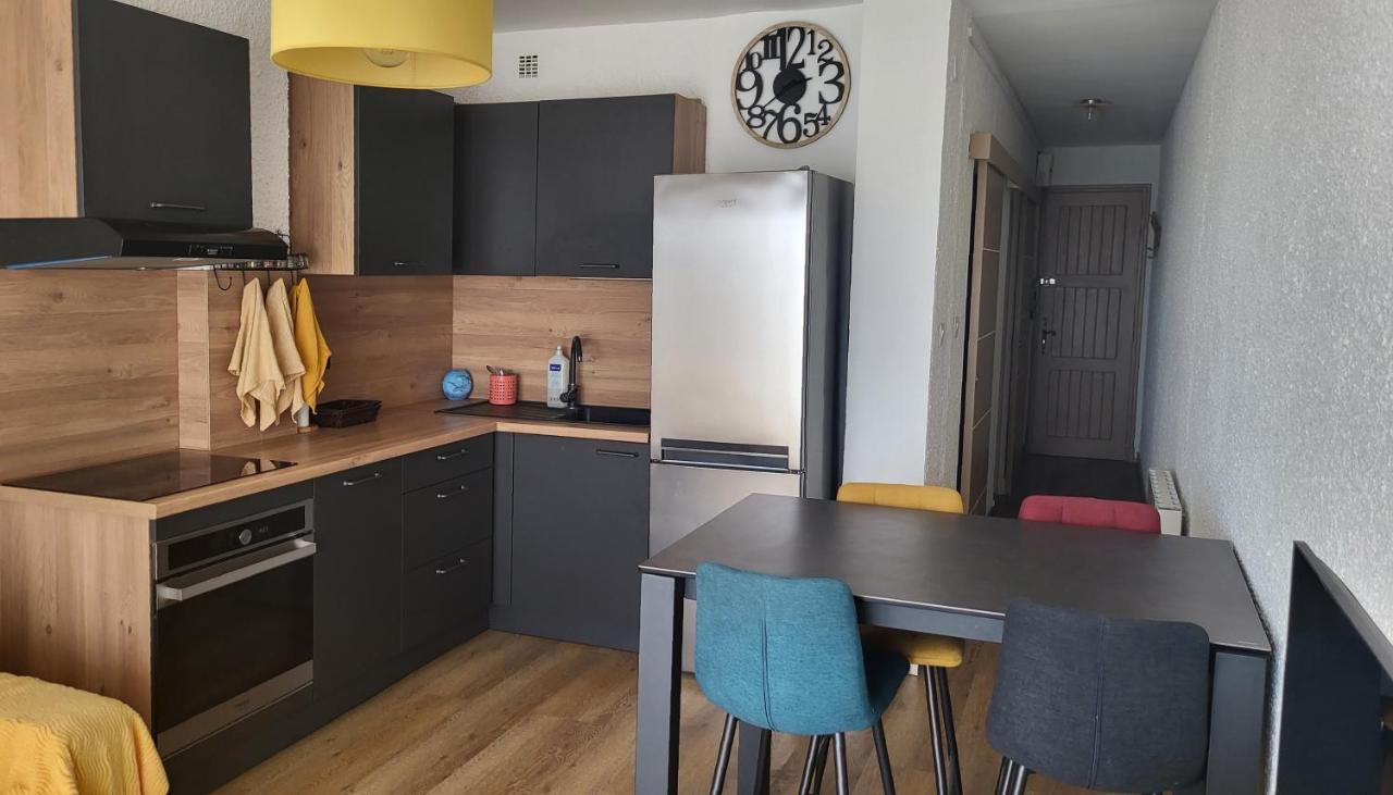 Appartement Adorable Petit Avec Magnifique Vue Sur Le Port De *
